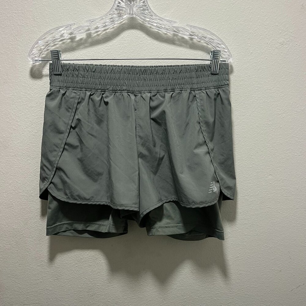 New Balance Shorts Women’s M Medium Gray Athletic Running